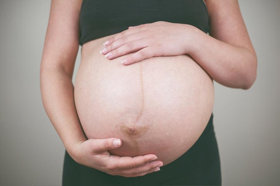 pregnant-193850_1920